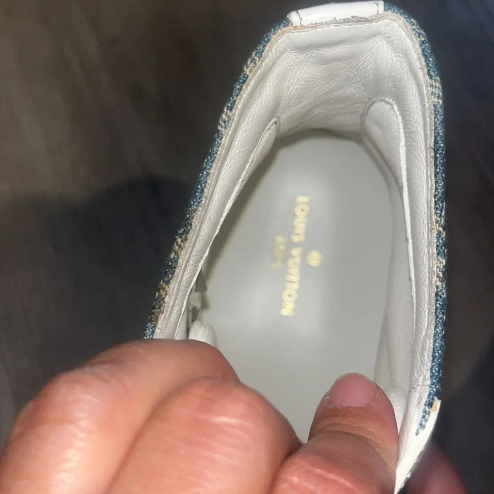 Like new LOUIS VUITTON LV Monogram Sneakers